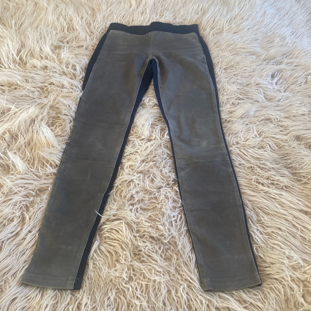 Theory Lamb’s leather leggings size 00, olive green front & black back